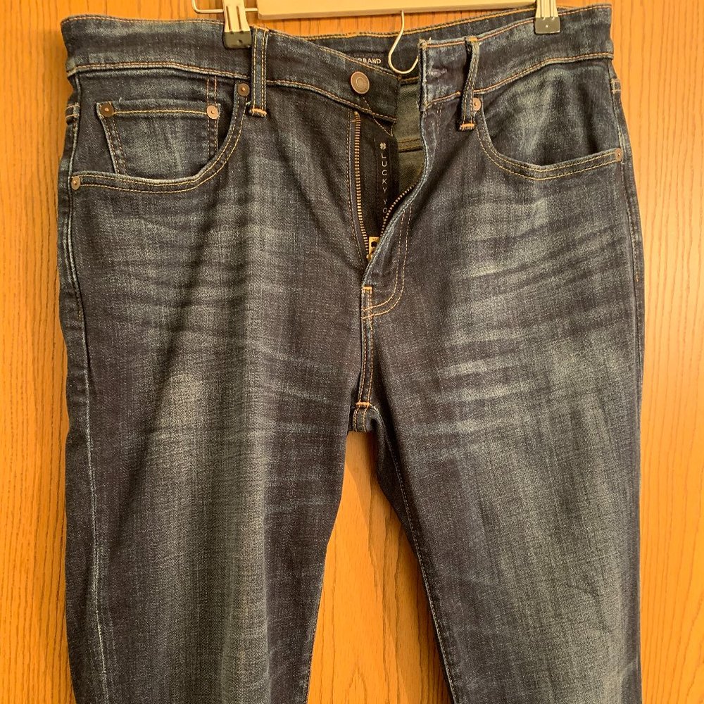 Lucky Brand 223 Straight Coolmax Jeans